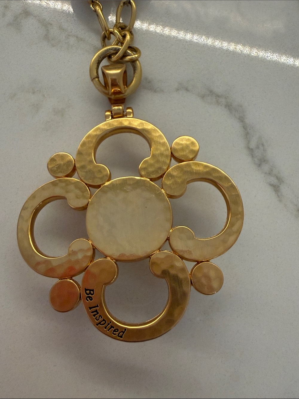EUC Gold Toned Brighton Contempo Cloverleaf Pendant Necklace and Earring Set - Picture 9 of 10